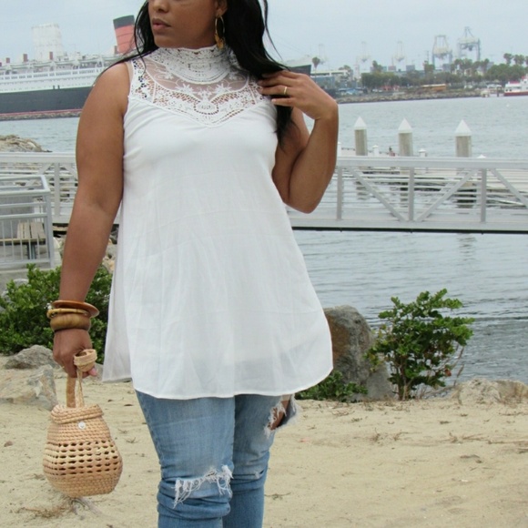 Tops - 🎉lacey mock neck tunic🎉